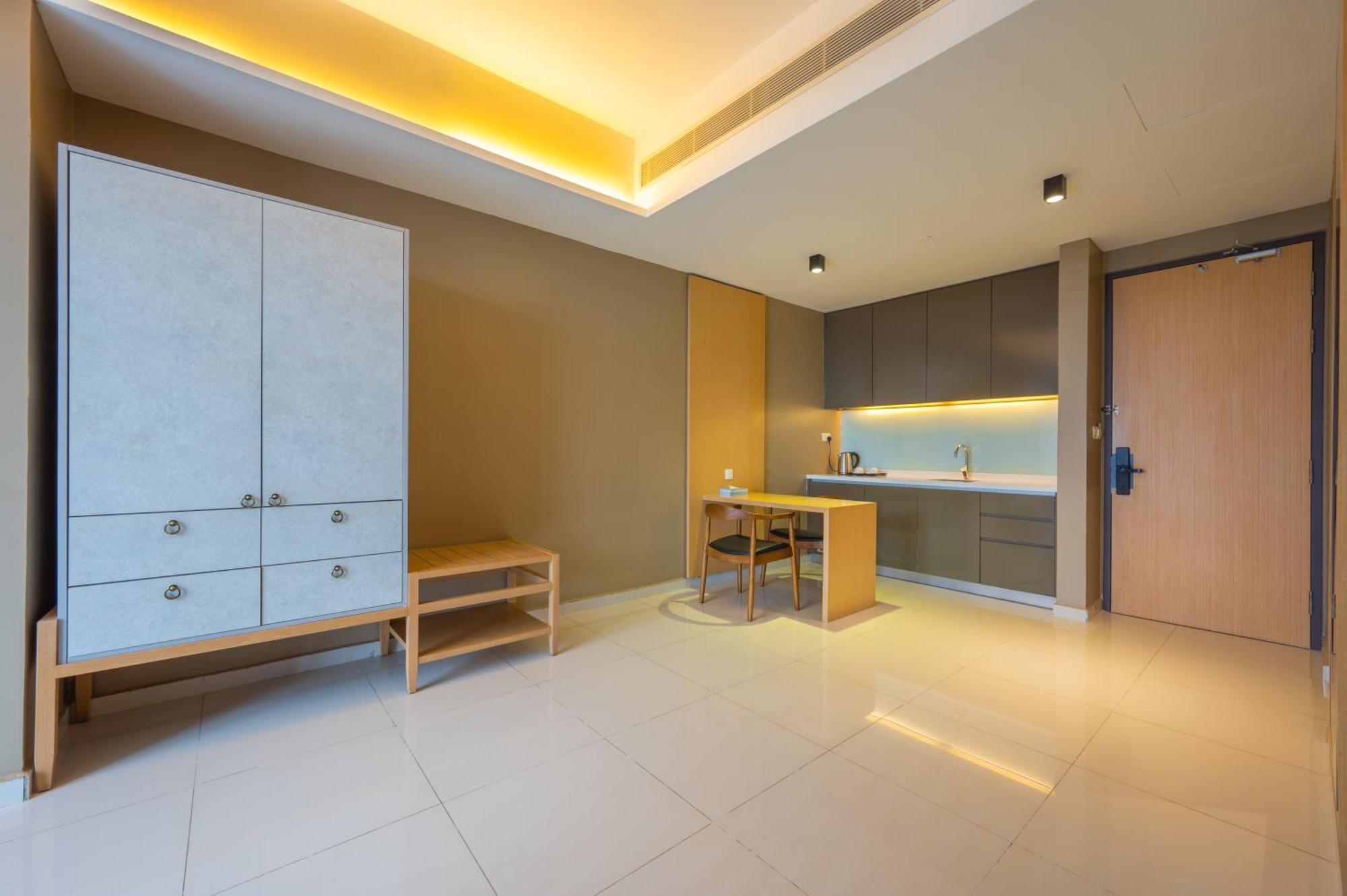 Greystone 99 * Malacca
